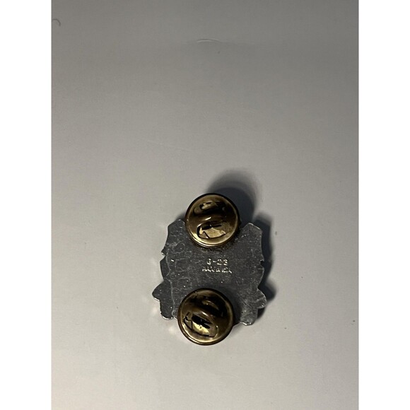 Vintage US Army Engineer Corps Pin Badge Essayons Red Shield Castle Made in USA - Picture 2 of 4